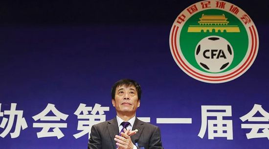 夫人分开了