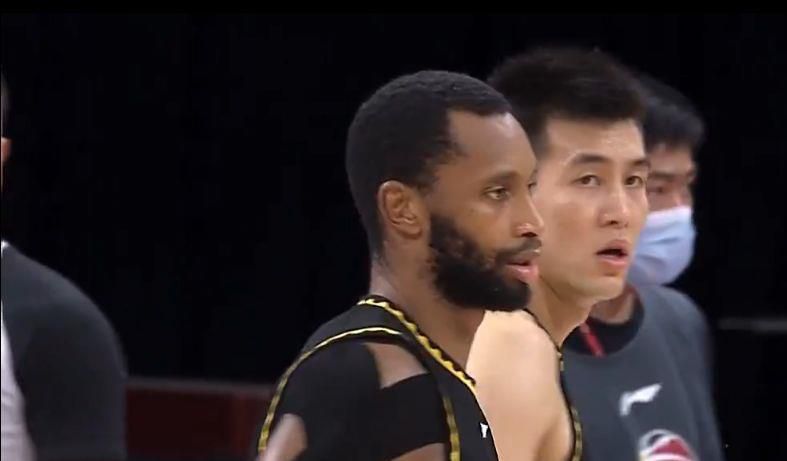 动漫女主被男主扯掉了最后的尊严